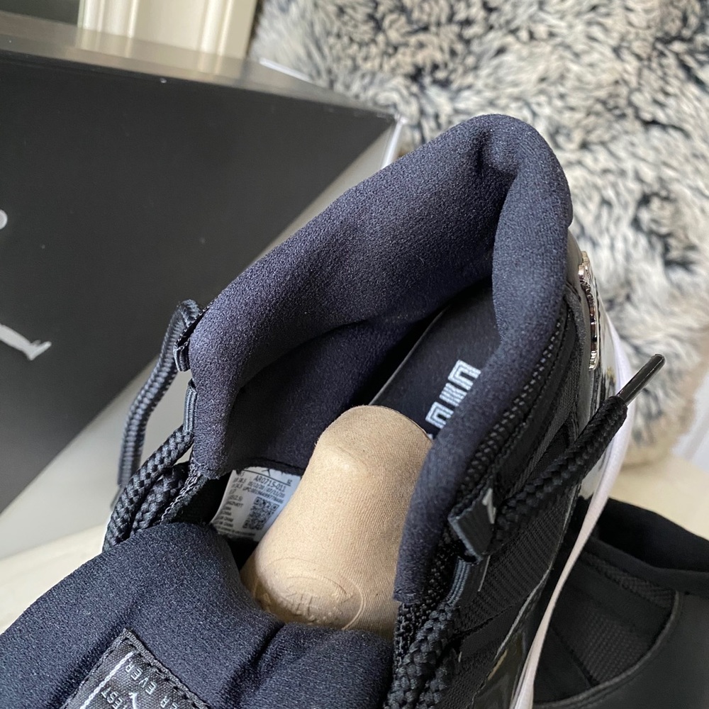 Jordan 11 - Picture 9 of 10